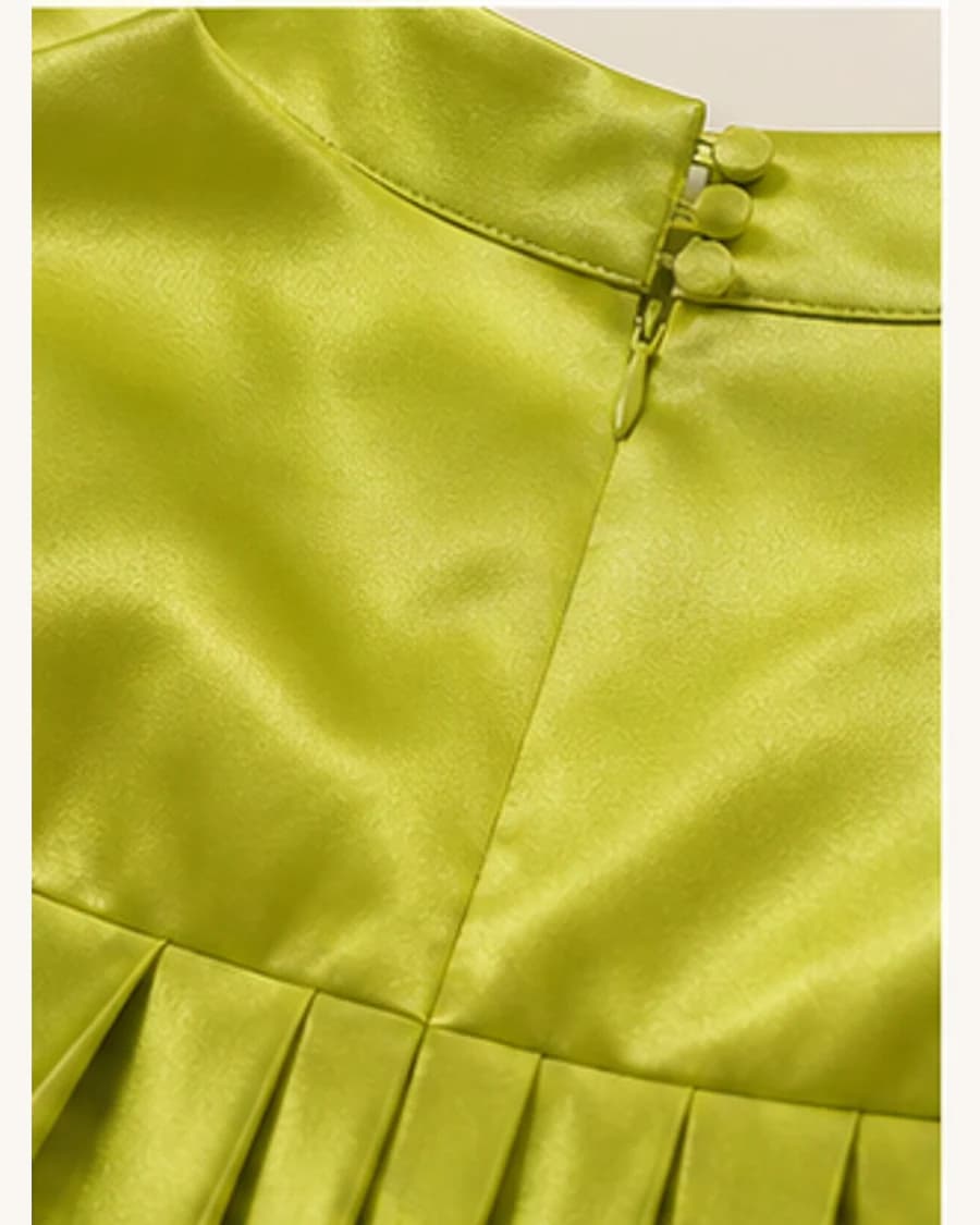 Gallery Pleat Dress: close-up detail view