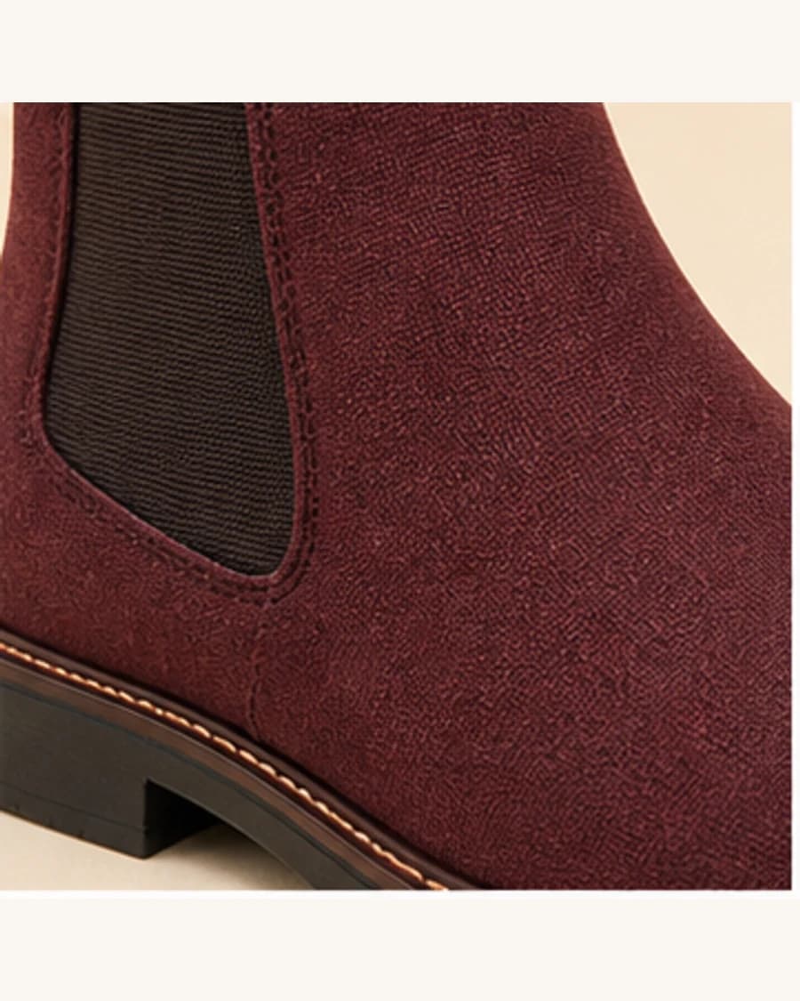 Metro Chelsea Boot: close-up detail view