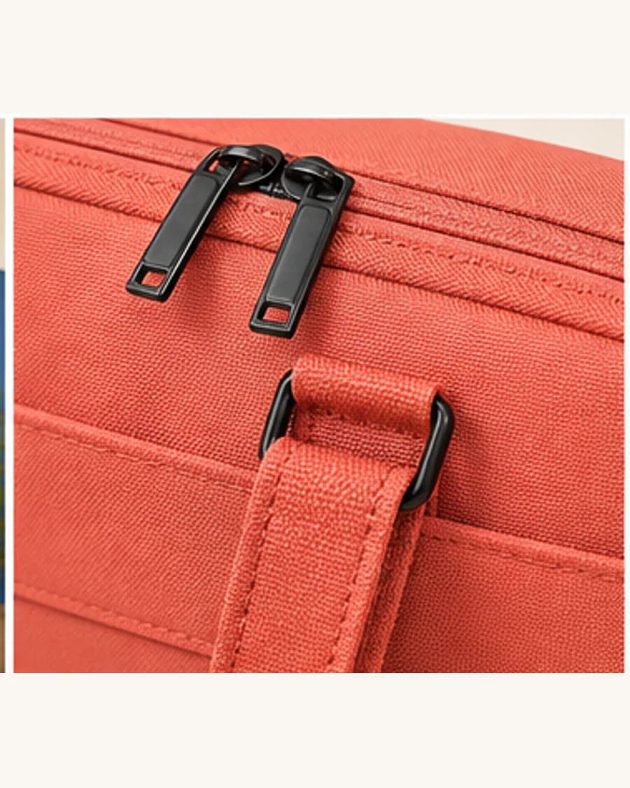 Metro Laptop Carryall: close-up detail view