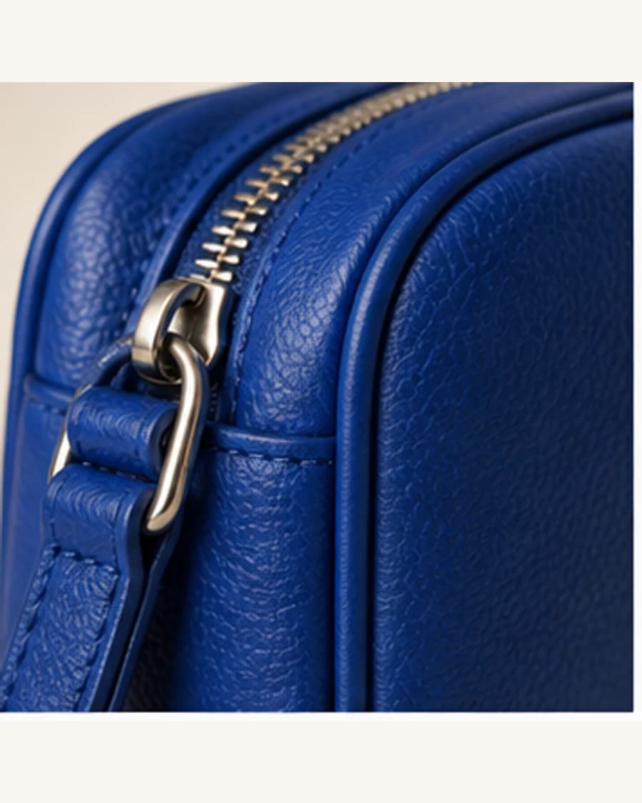 Mini Sling Bag: close-up detail view