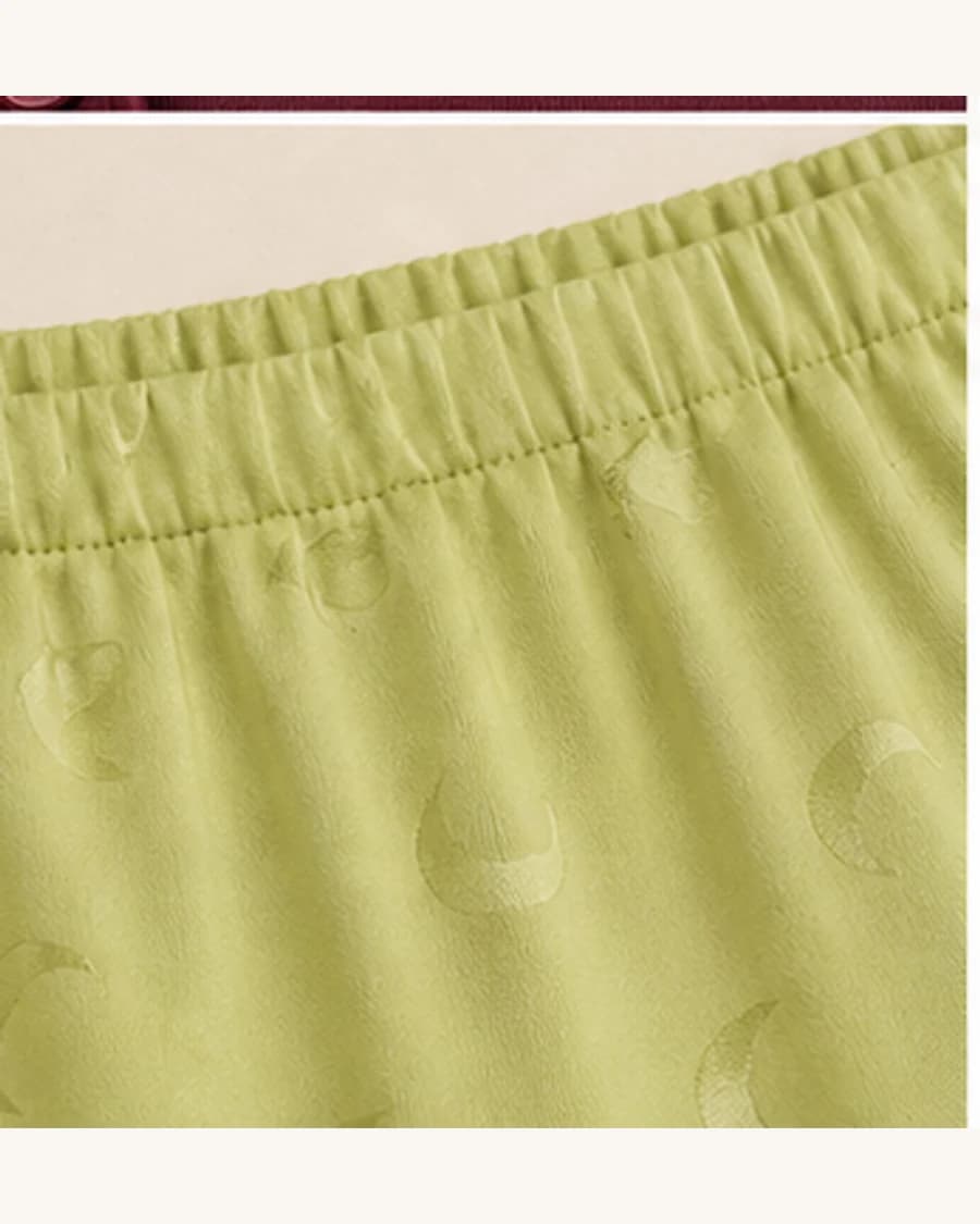 Moon Relaxed Pyjama Set: close-up detail view