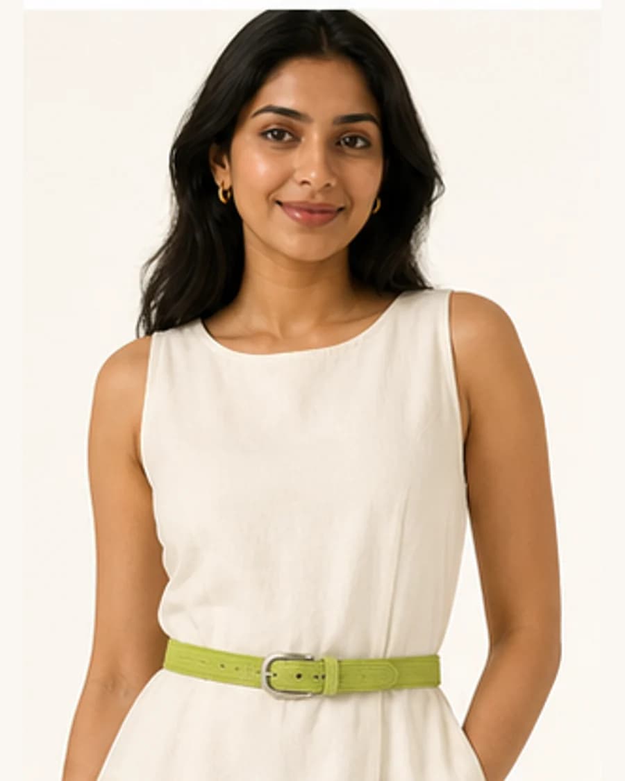 Moonlit Slim Belt: front styling view on an adult Indian model