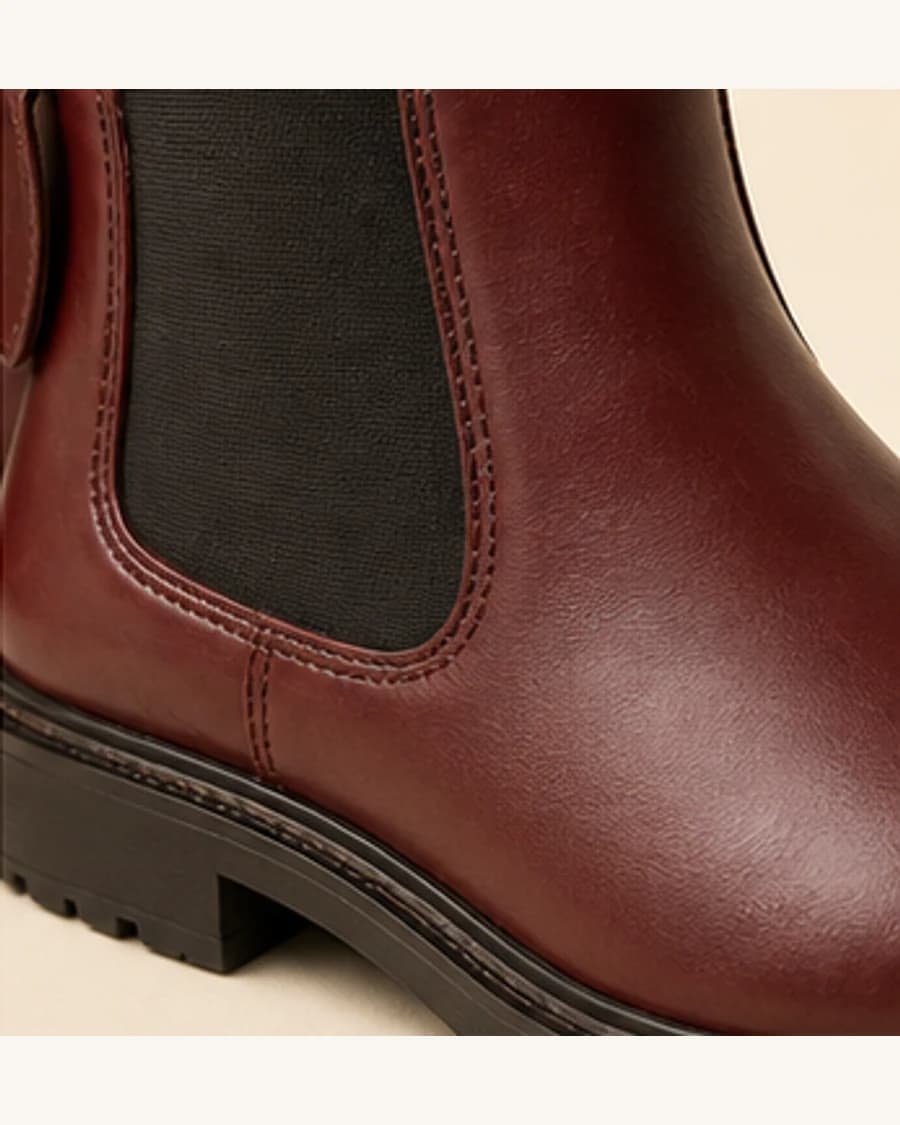 Riviera Chelsea Boot: close-up detail view