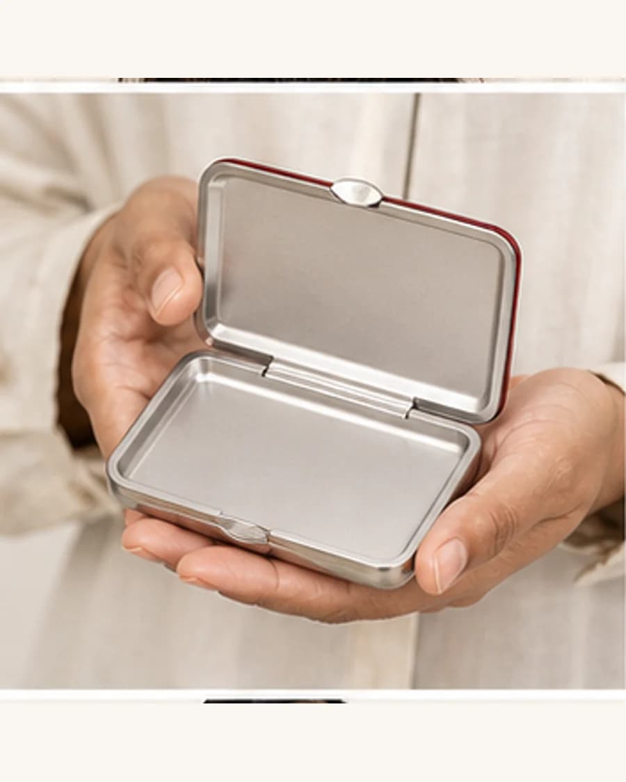 Terrain Card Wallet: three-quarter styling view