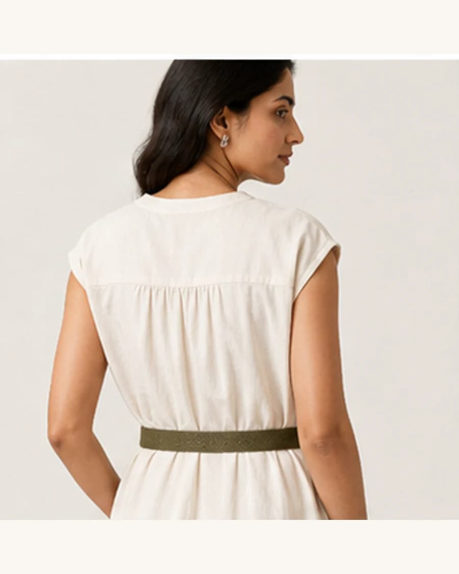 Terrain Slim Belt: three-quarter styling view