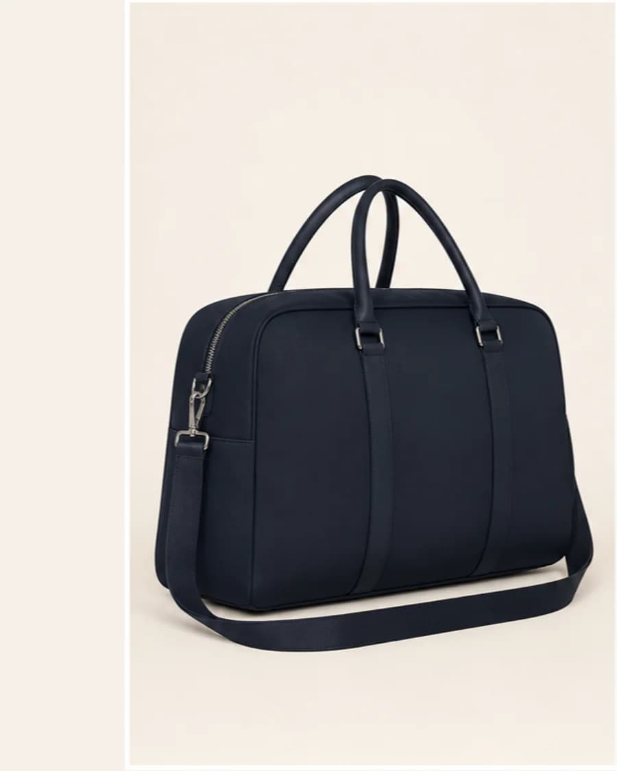Travel Weekender: three-quarter styling view