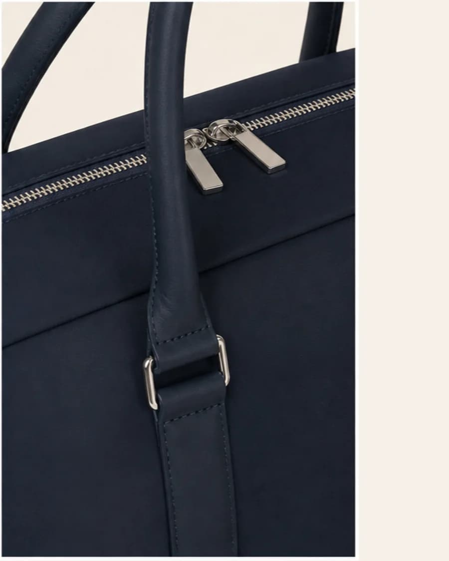 Travel Weekender: close-up detail view