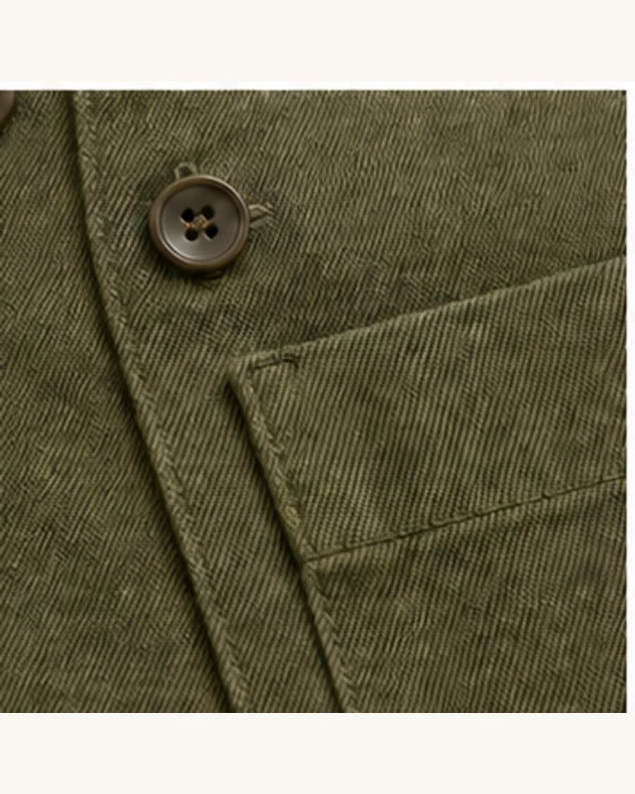 Weekend Overshirt: close-up detail view